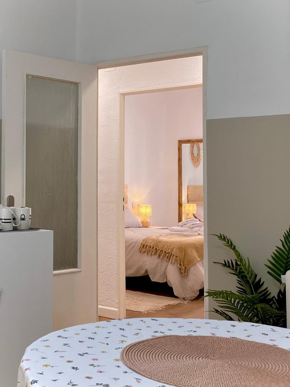 Photo of the whole room, Bedroom, pet friendly, kitchen