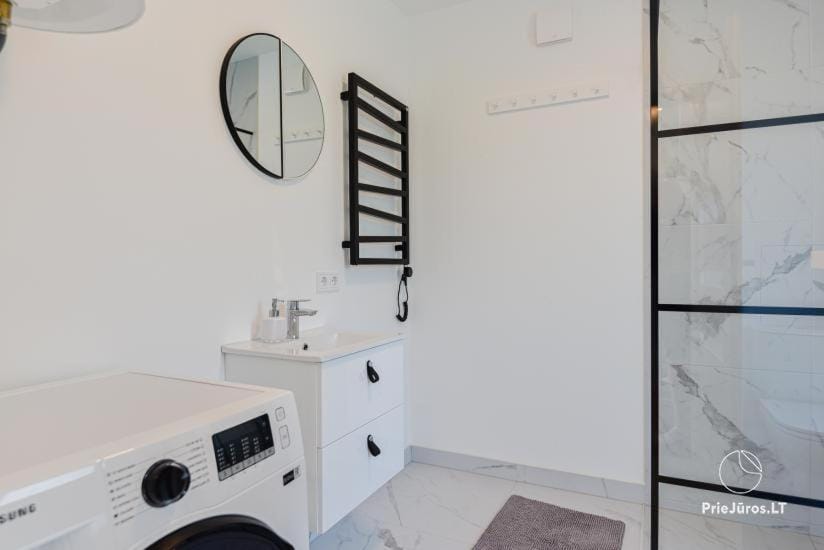 Namas su PRIVAČIU BASEINU ir JACUZZI! Villa in Palanga