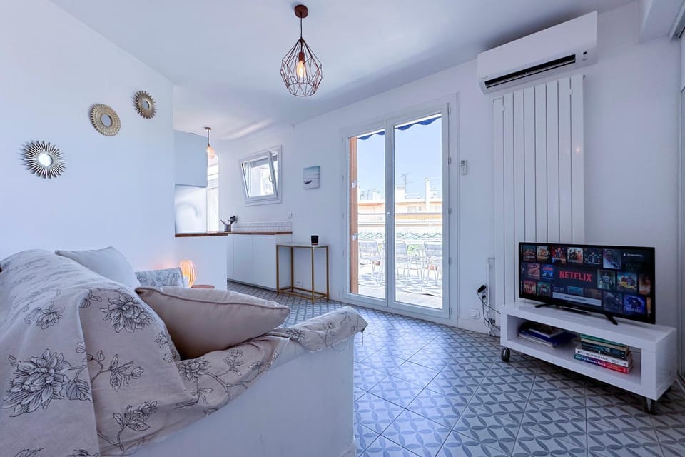 TV and multimedia, Balcony/Terrace, Living room
