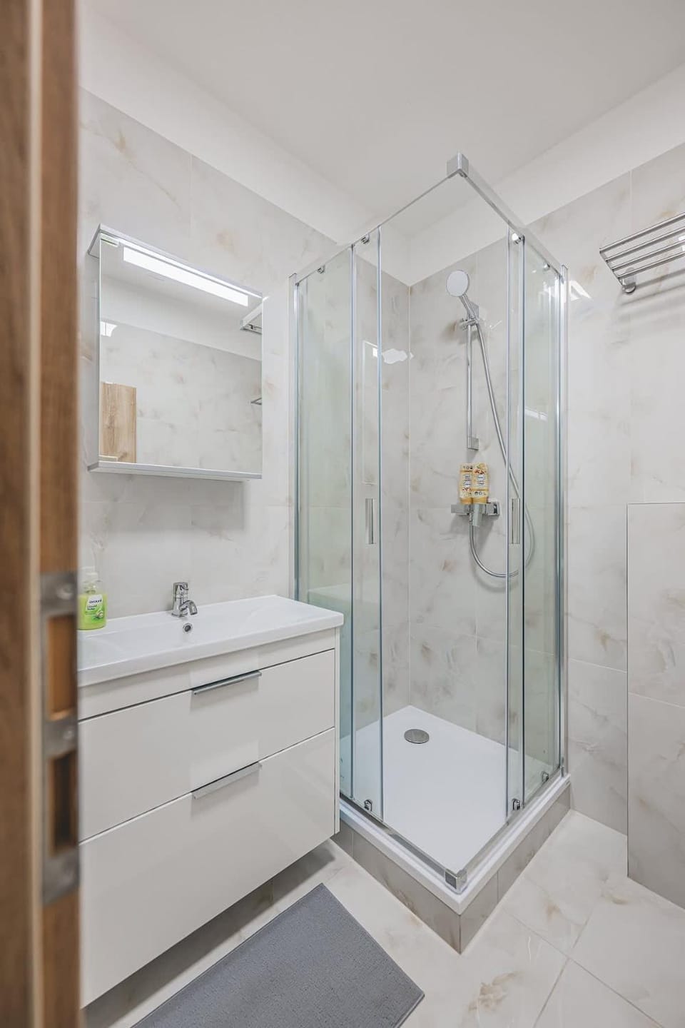 Flat Near Prague Castle Stylish & Prime Location 8 Apartment in Prague