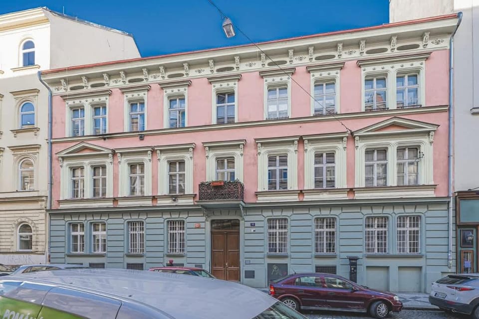 Flat Near Prague Castle Stylish & Prime Location 8 Apartment in Prague