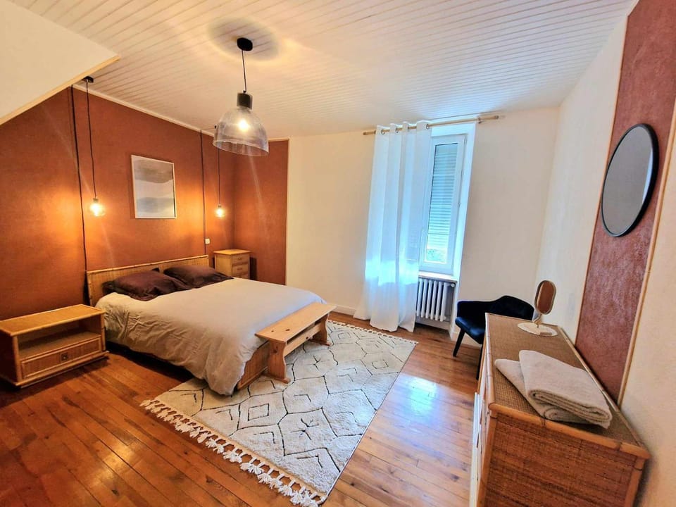 Bed, Photo of the whole room, Bedroom, Garden view, wardrobe