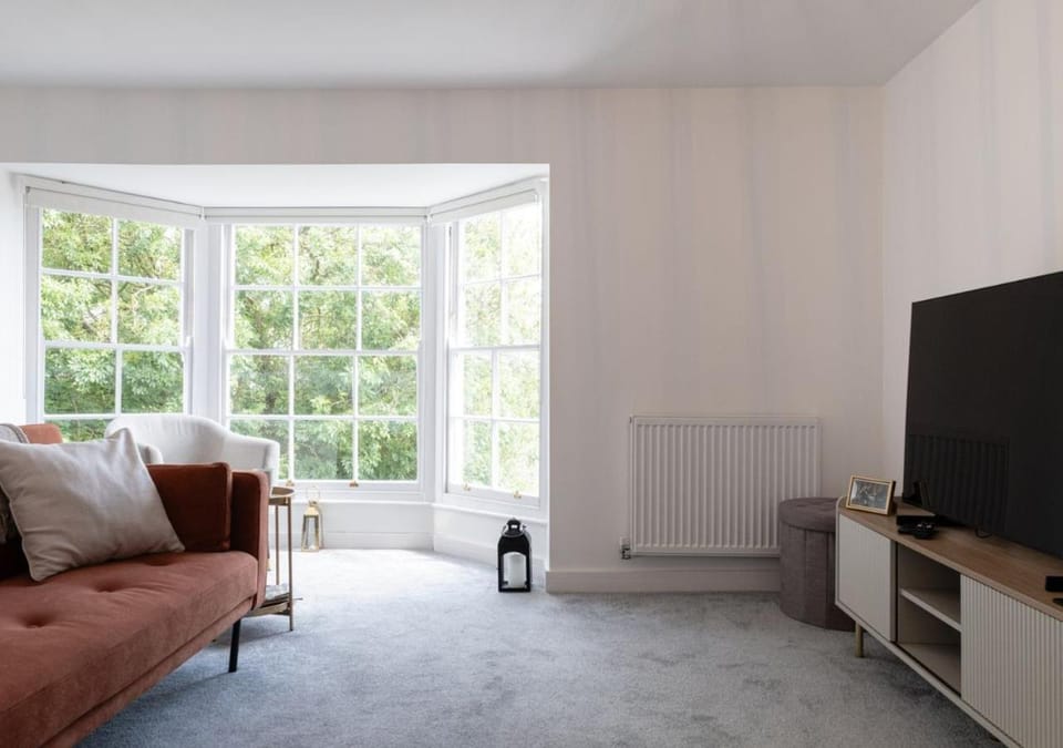 Cosy 1BD in Malvern With Stunning Views! Apartment in Malvern Hills District