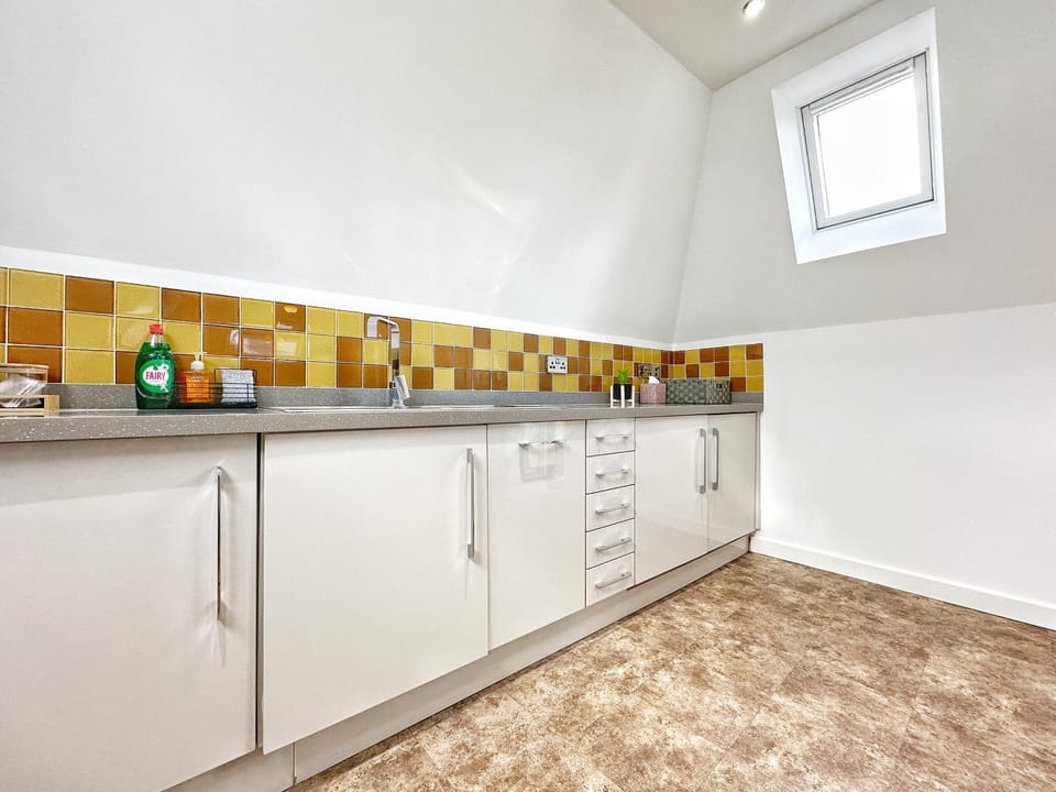 Kitchen or kitchenette, dishwasher