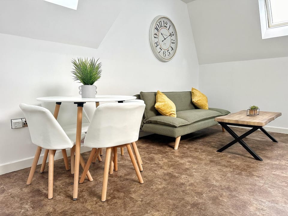 Living room, Seating area, Dining area