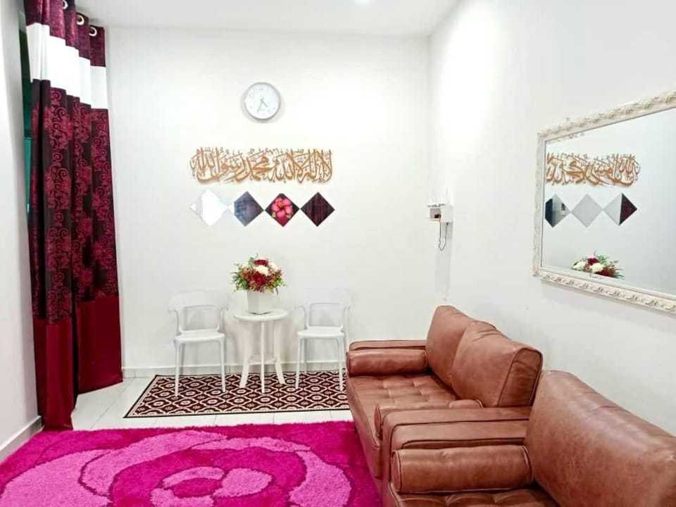 Homestay Arora Teluk Intan House in Perak Tengah District