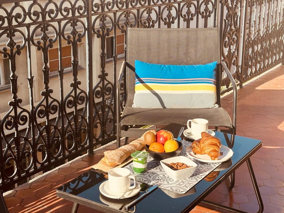 Balcony/Terrace, Seating area, Continental breakfast