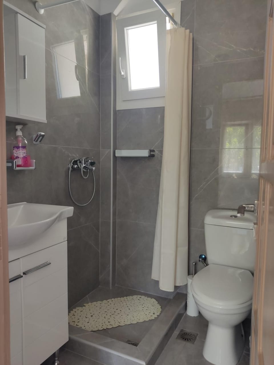 Georgia's beach house House in Decentralized Administration of the Aegean