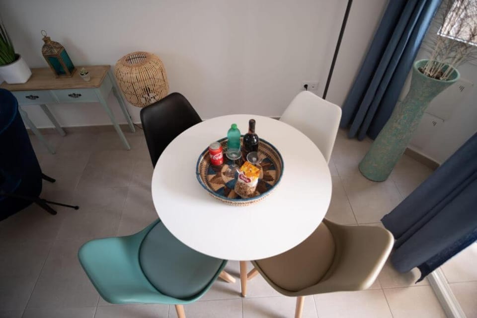 Seating area, Dining area