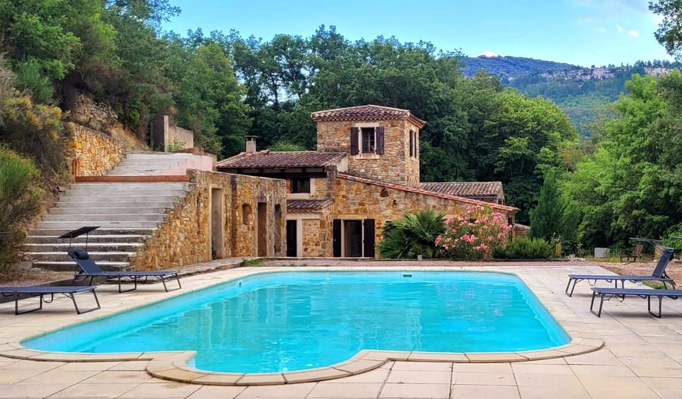 Patio, Natural landscape, Garden, Garden, Pool view, Swimming pool, sunbed