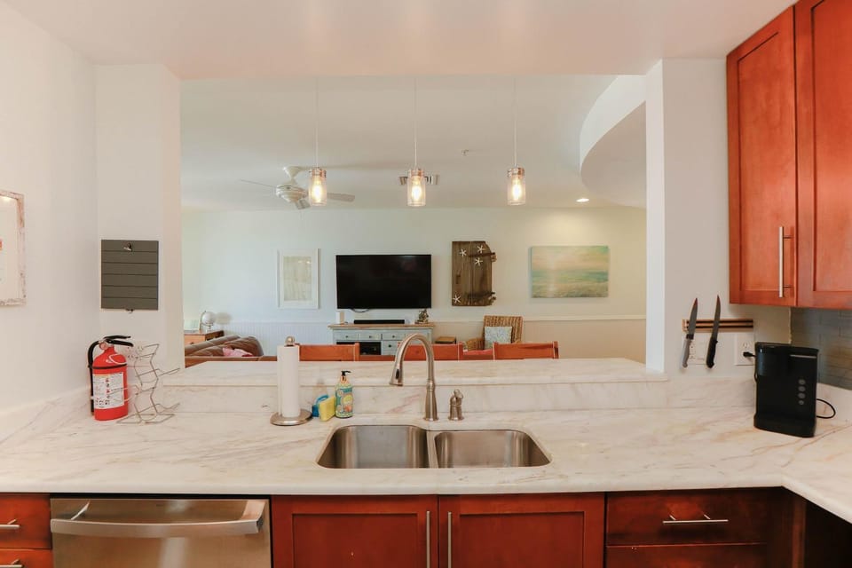 Sojourns Beach Views & Pool Family Home Sleeps 9 Apartment in Sandbridge