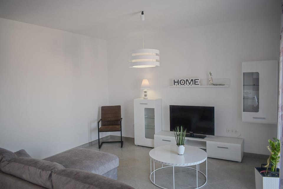 Bathroom, Living room, Dining area