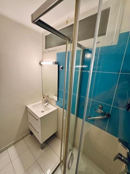 Cœur de Confluence Apartment in Lyon