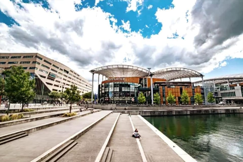 Cœur de Confluence Apartment in Lyon