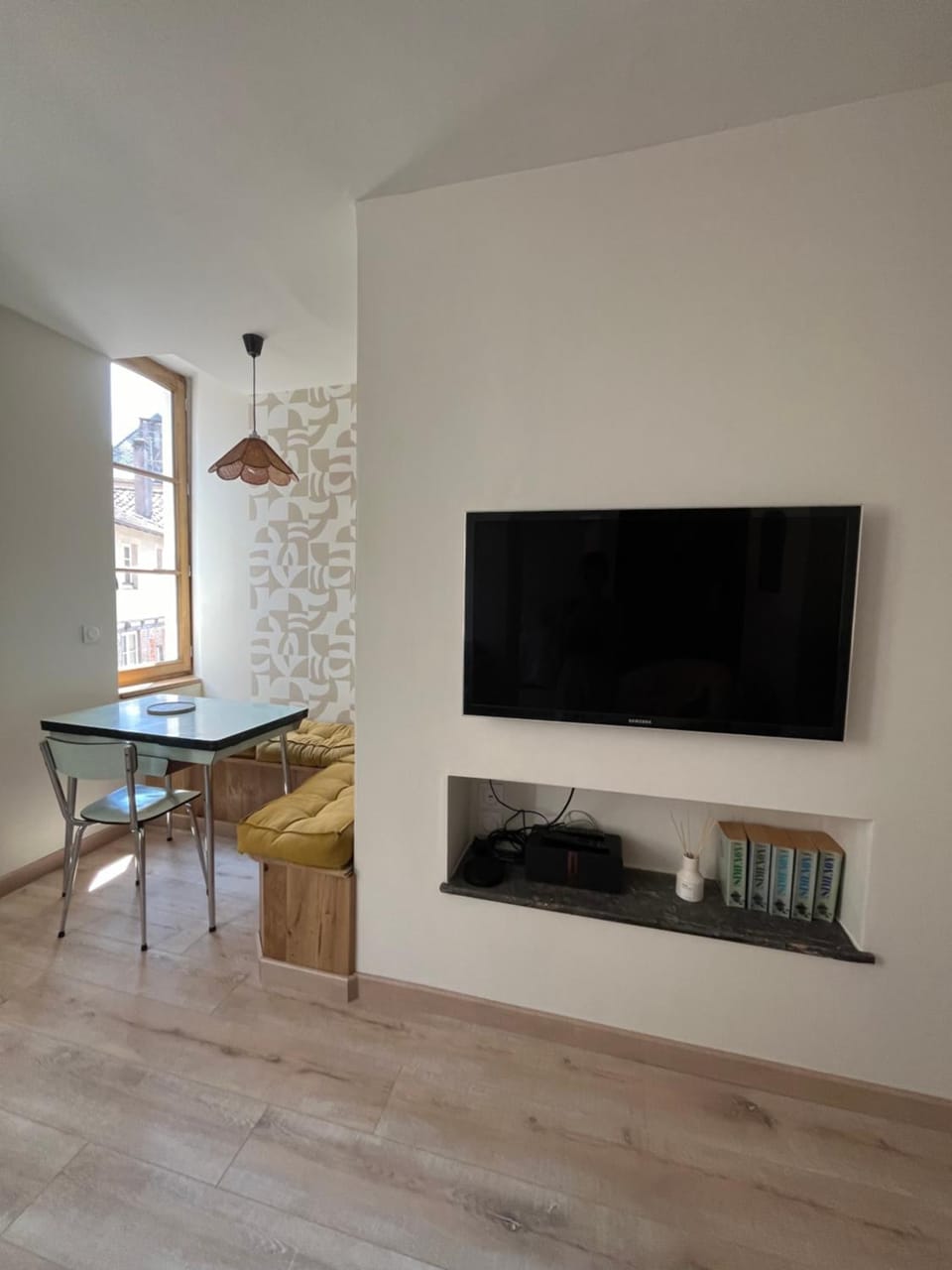 Communal lounge/ TV room, TV and multimedia, Dining area