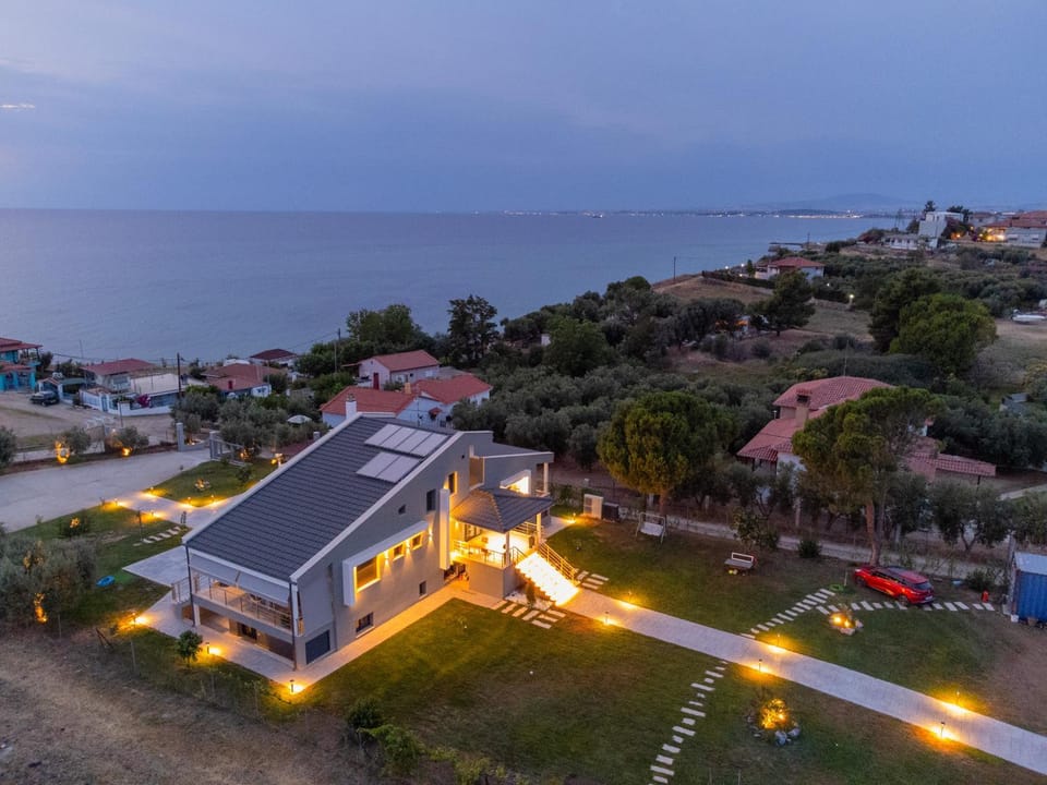 Villa llanaj Residence 4 by Luxlikehome House in Halkidiki