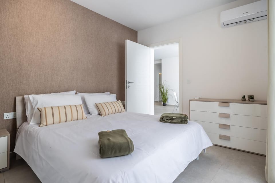 Chic Downtown Hideaway Apartment in Malta