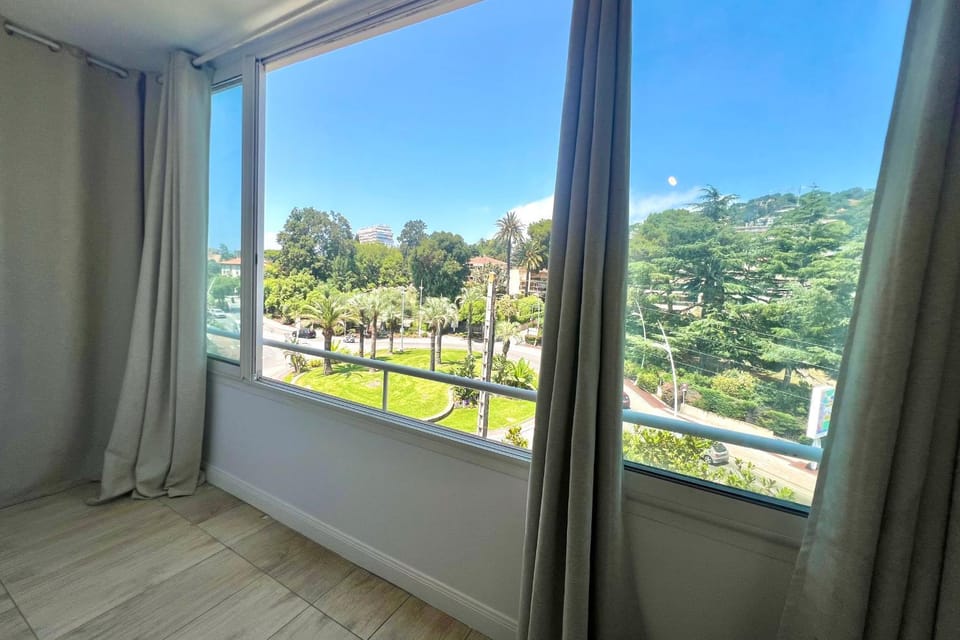 CANNES - STUDIO near the sea and shops Apartment in Cannes
