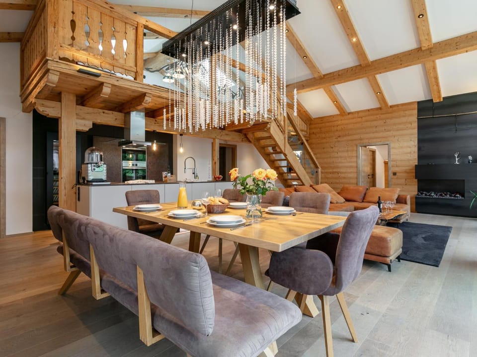 Living room, Dining area