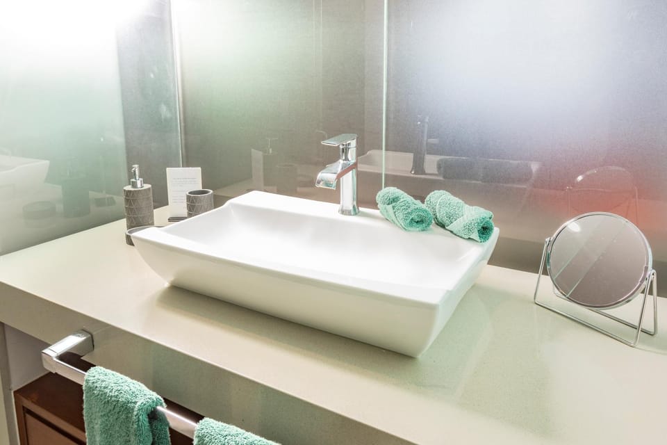 Bathroom, towels