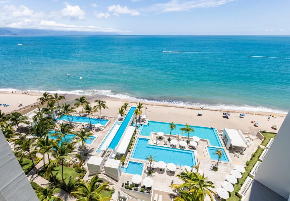 Nearby landmark, Day, Natural landscape, Bird's eye view, Beach, Pool view, Sea view, Swimming pool, sunbed