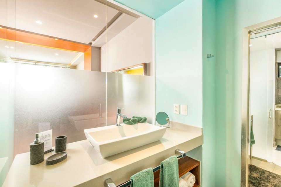 Bathroom, towels