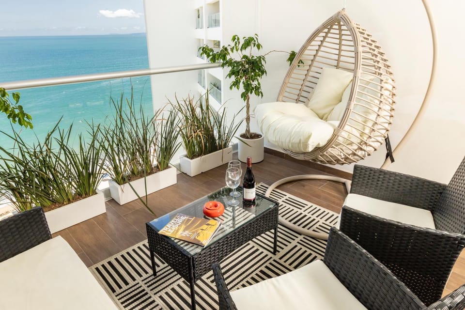 Patio, Day, Natural landscape, View (from property/room), Balcony/Terrace, Seating area, Beach, Sea view, sunbed