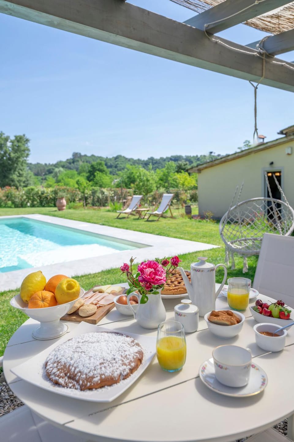 Garden, Food and drinks, Food, Garden view, Swimming pool, Breakfast, Continental breakfast
