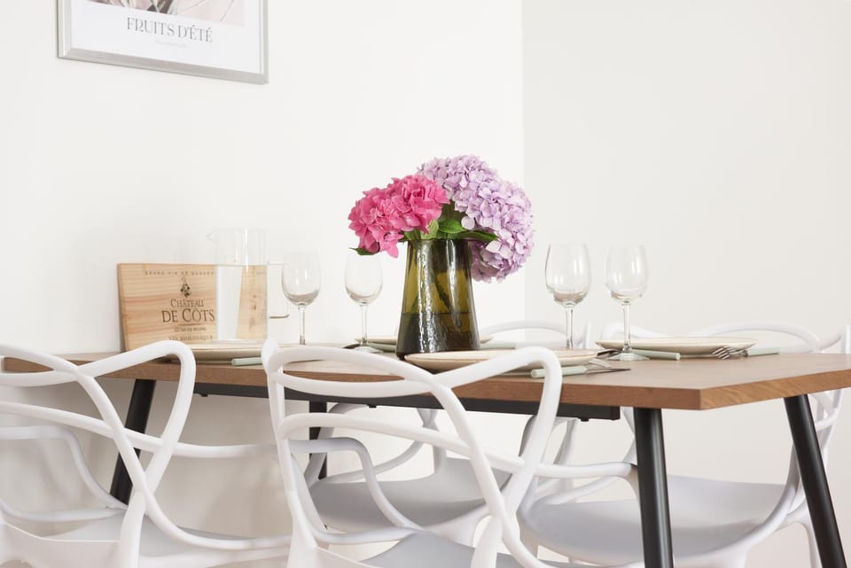 Living room, Seating area, Dining area