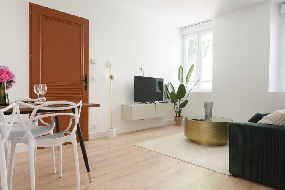 Communal lounge/ TV room, TV and multimedia, Living room, Seating area