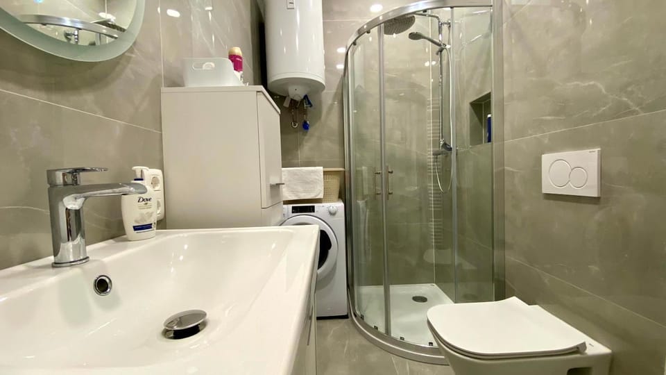 Bathroom, washing machine