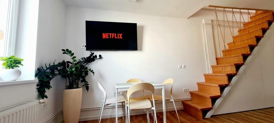 TV and multimedia, Dining area