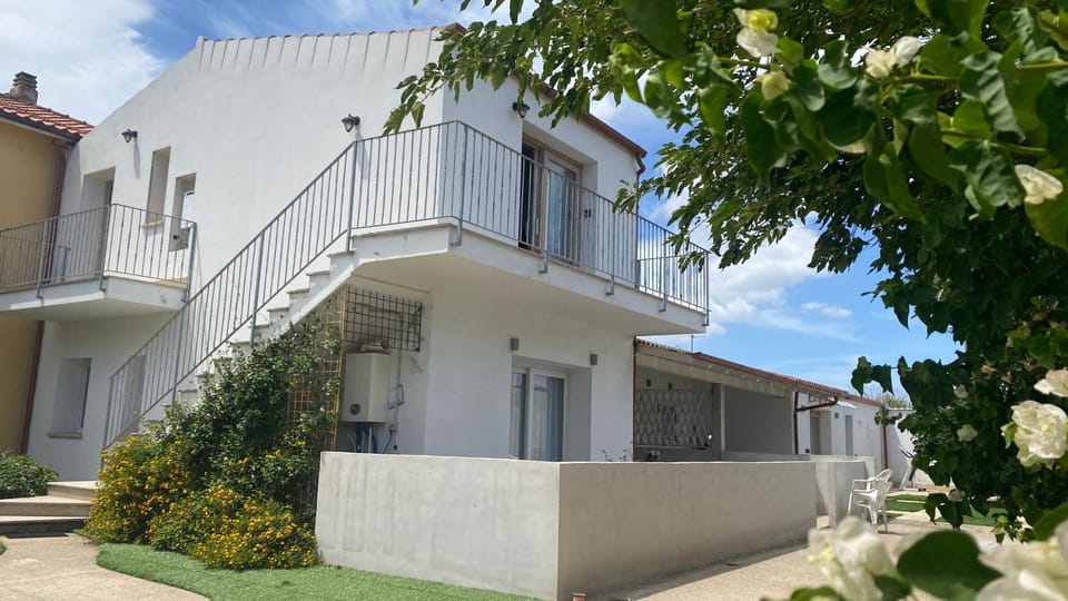 Property building, Balcony/Terrace