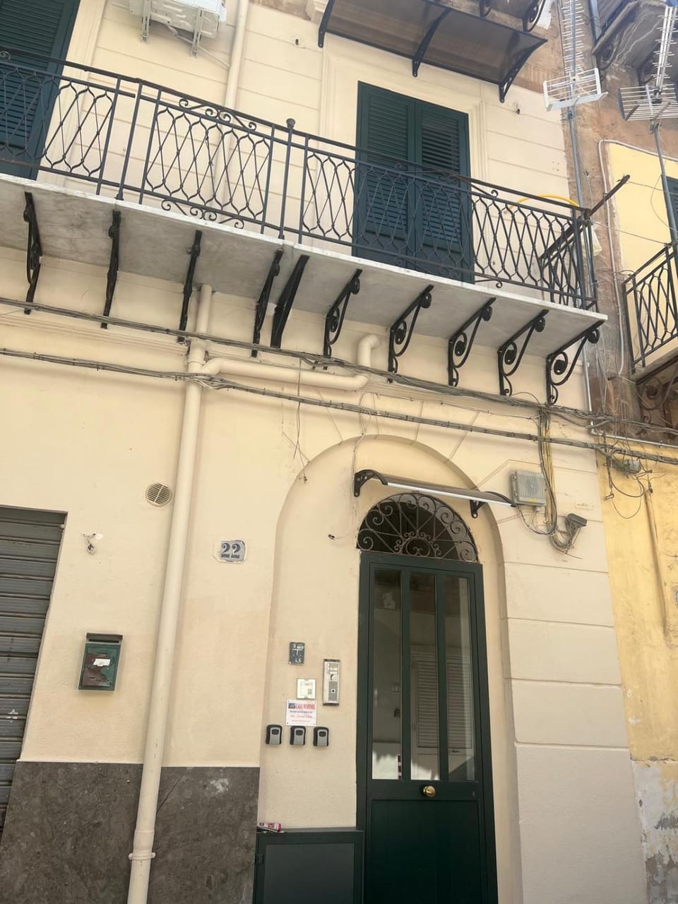 Facade/entrance