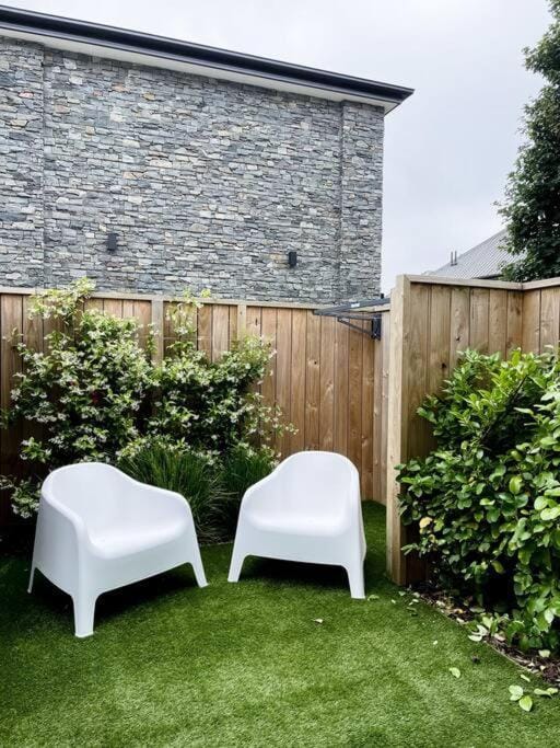 Hagley Park Townhouse Apartment in Christchurch