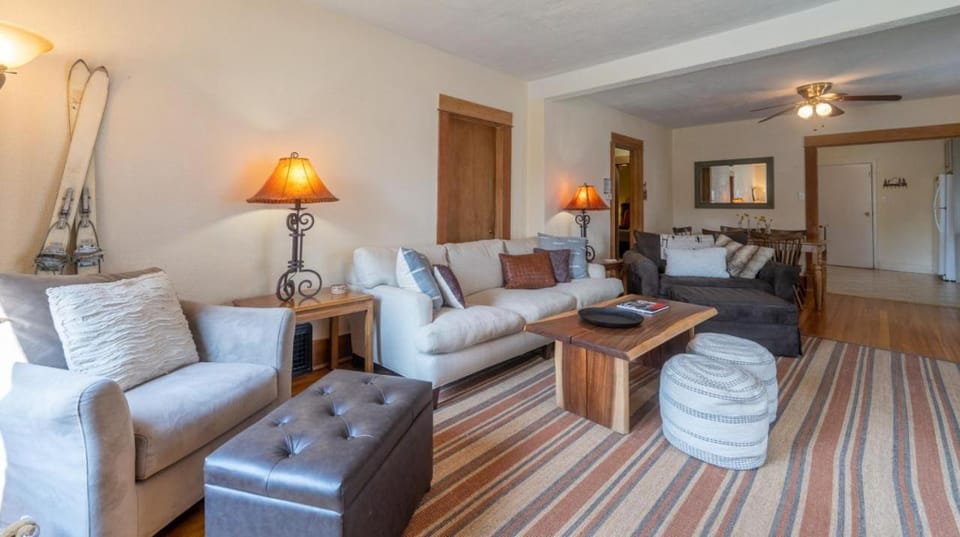 Fisherman's Bungalow House in Livingston