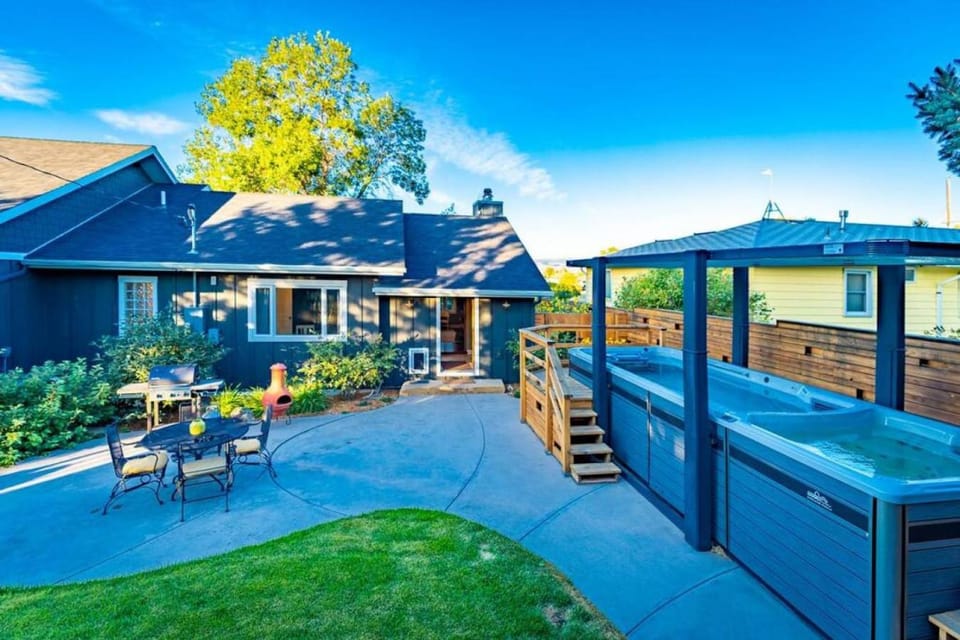 Absaroka Sunrise House in Livingston