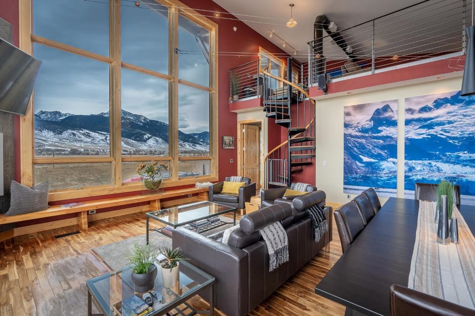 Yellowstone Beach Club House in Pray