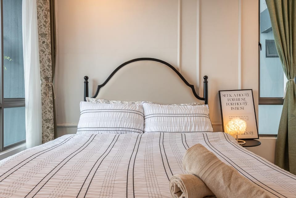 Bed, Bedroom
