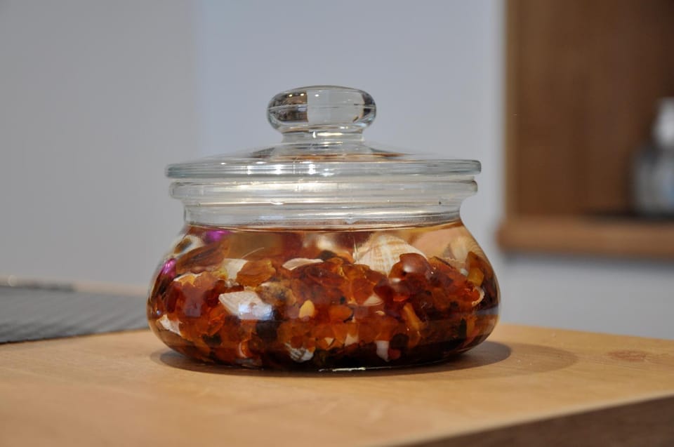 Photo of the whole room, Decorative detail