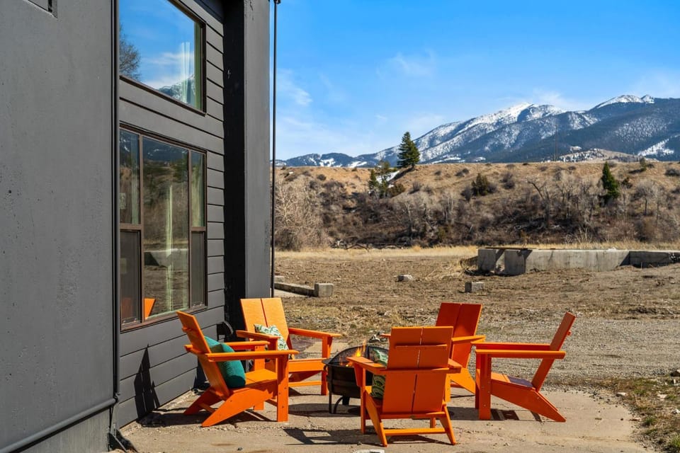 River Island Retreat House in Livingston