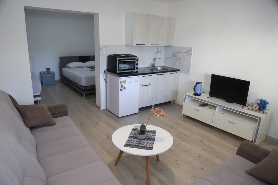 Bed, Living room, Seating area