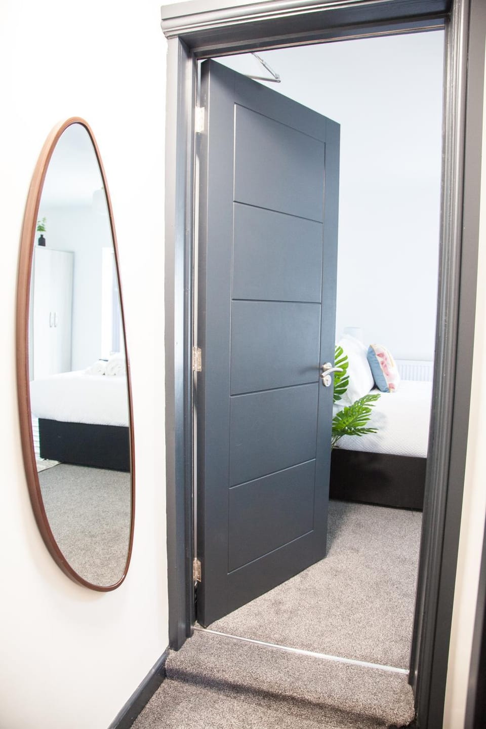 Bed, Photo of the whole room, Bedroom, wardrobe