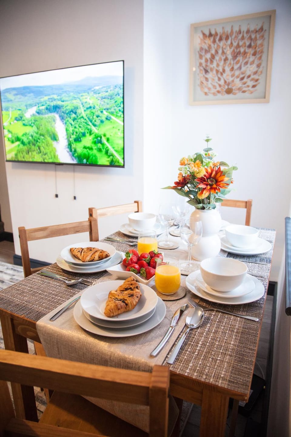 TV and multimedia, Dining area