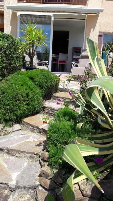 Garden, Garden view