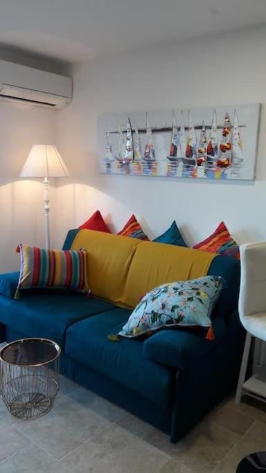 Living room, air conditioner