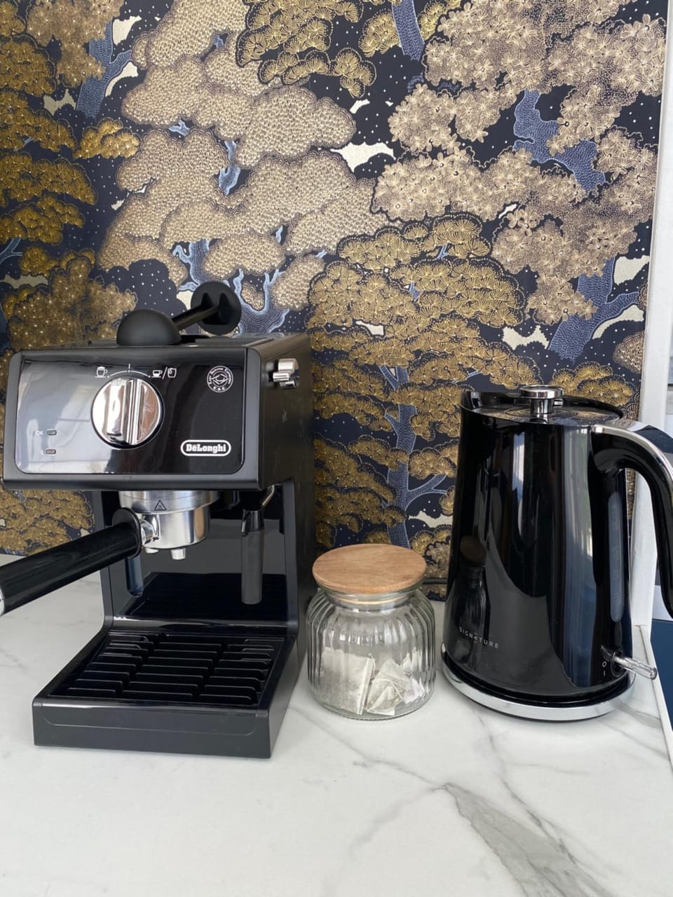 Coffee/tea facilities, Kitchen or kitchenette