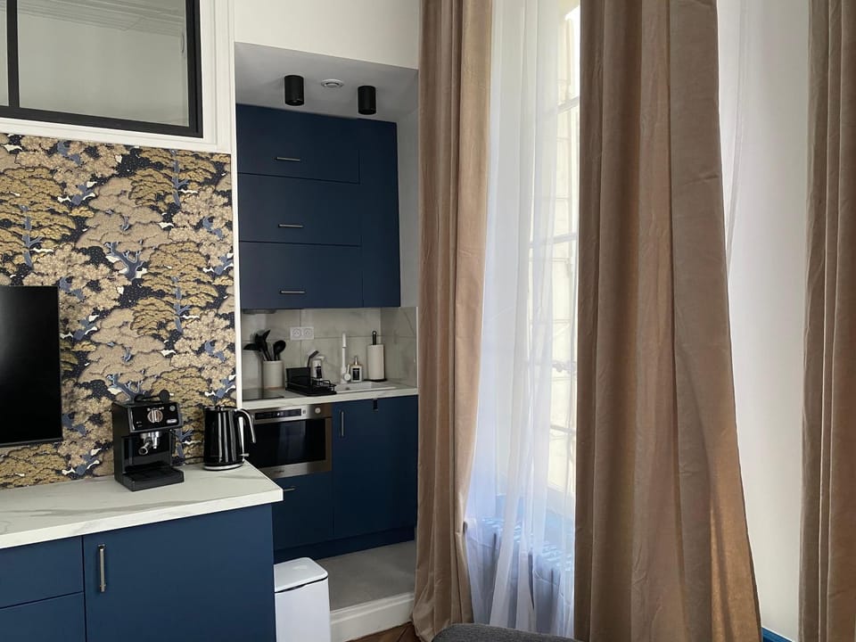Kitchen or kitchenette, stove