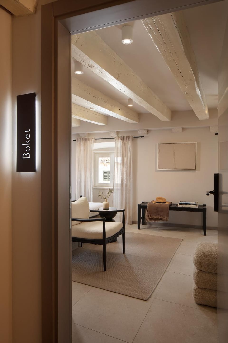 Living room, Photo of the whole room, Seating area