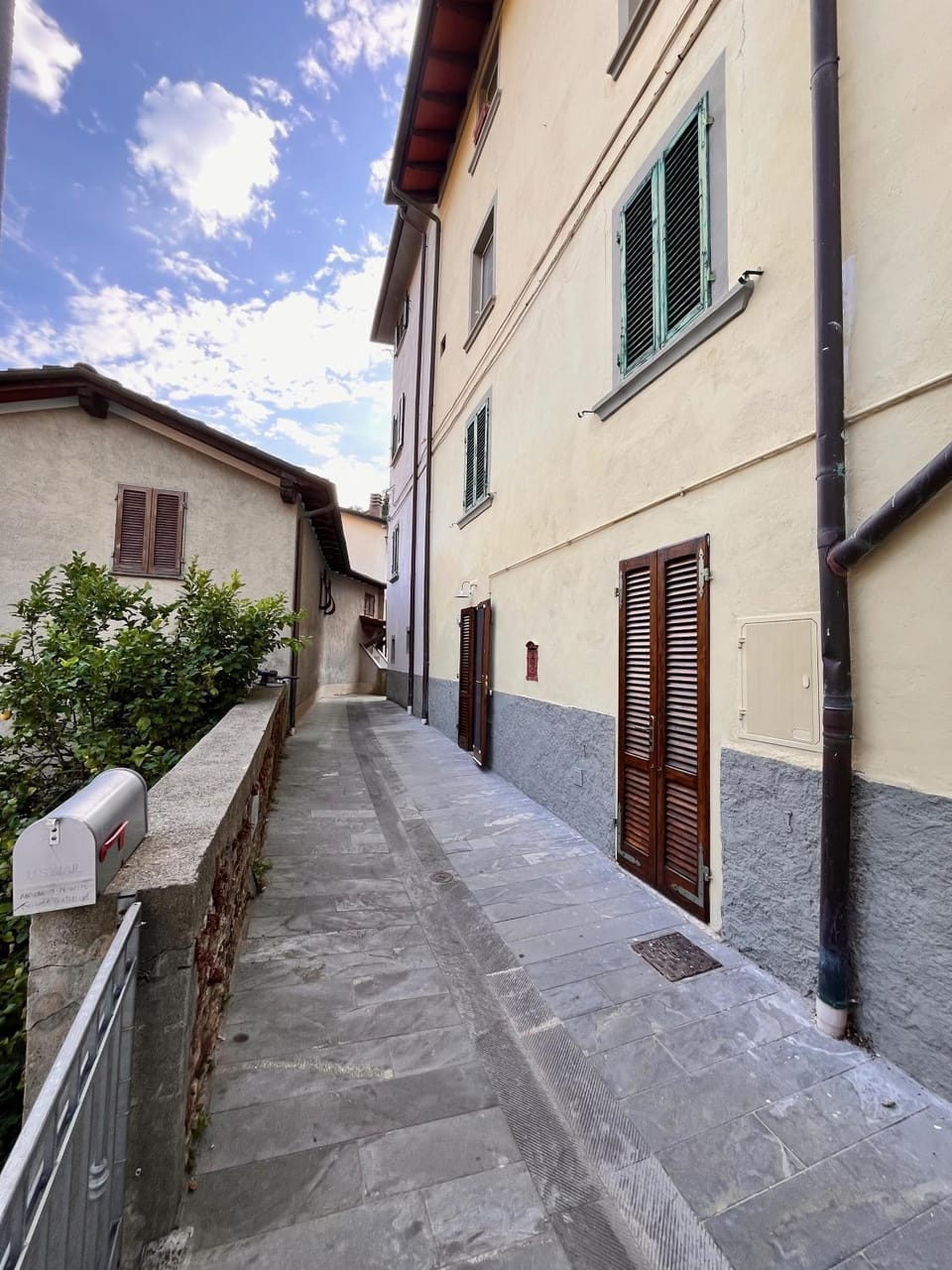 Property building, Street view